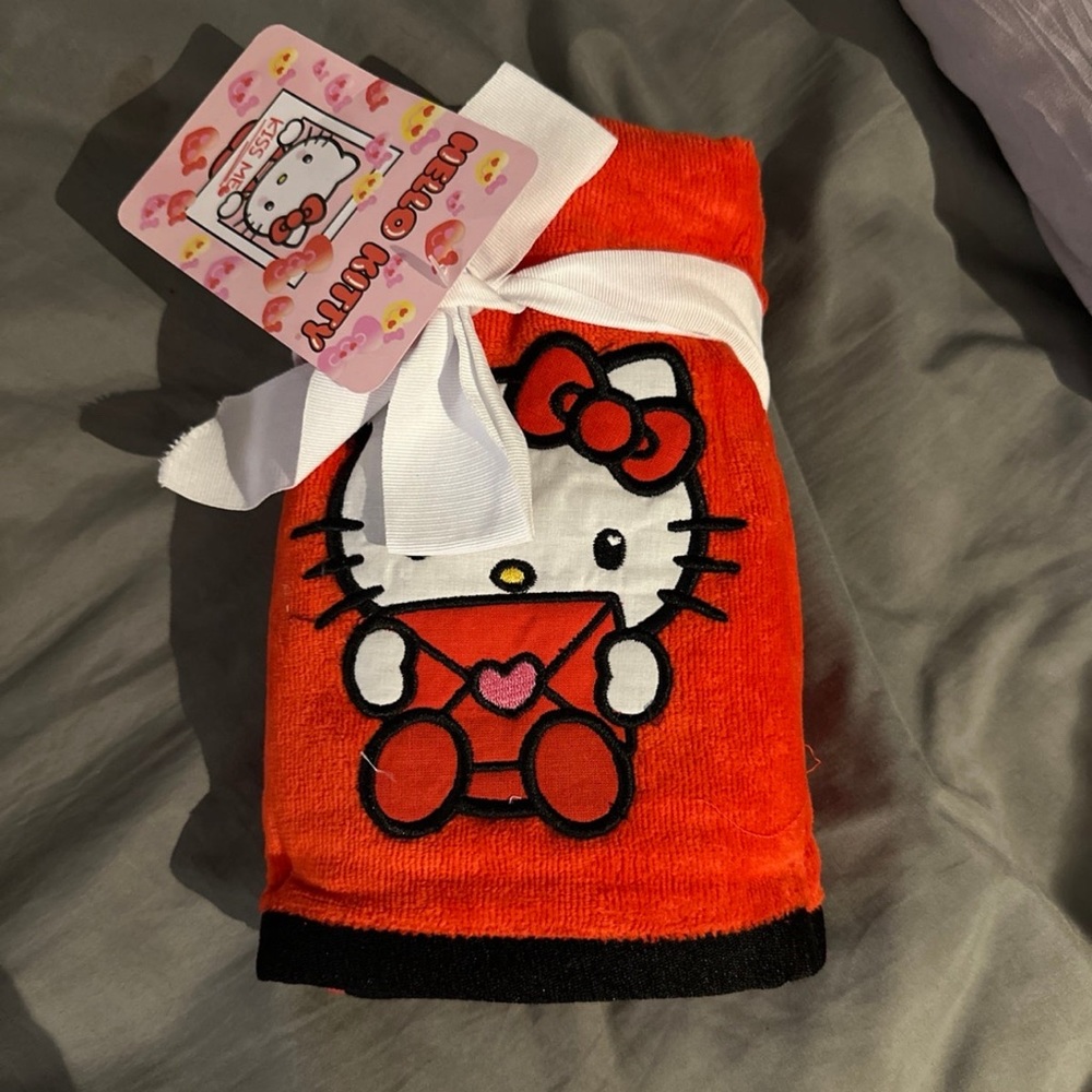 Hello kitty towels